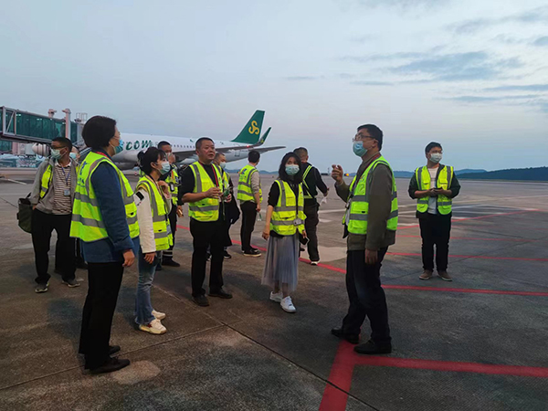 綿陽機(jī)場停機(jī)坪改造項目順利通過行業(yè)驗收.jpg